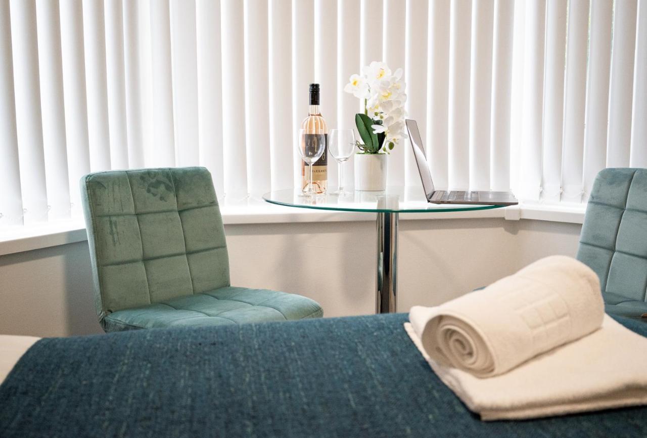 Elmo River Studios - 6 En-Suites In Wallasey - Easy Parking - Short And Long Stays Welcome Exterior foto