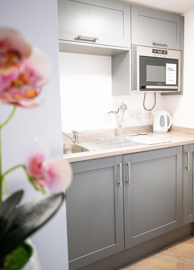 Elmo River Studios - 6 En-Suites In Wallasey - Easy Parking - Short And Long Stays Welcome Exterior foto